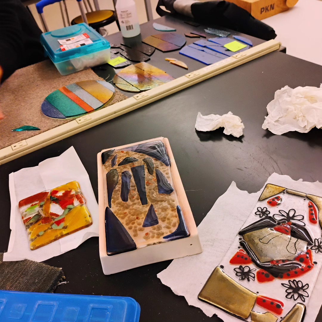 Handcrafted medium Bullseye glass trays in progress at MsKikiArt’s workspace
